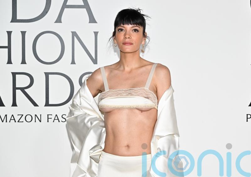 Lily Allen wears eye-catching outfit at fashion awards ceremony