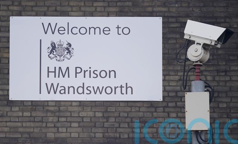 Prison governors in crisis talks as hunt continues for wrongly released inmates