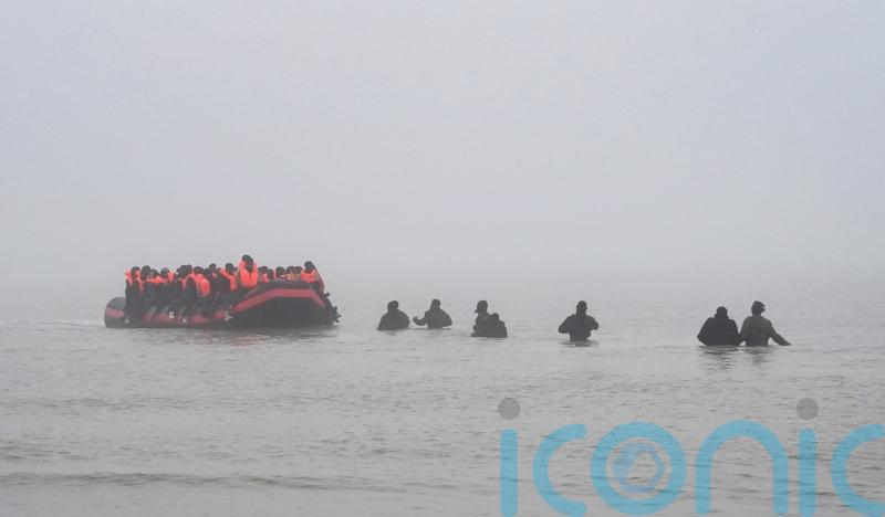 Small boat crossings begin again after two-week pause