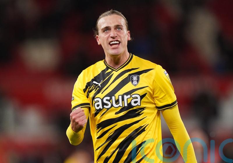 Tom Eaves scores winner from the spot as Northampton hit back to beat Mansfield