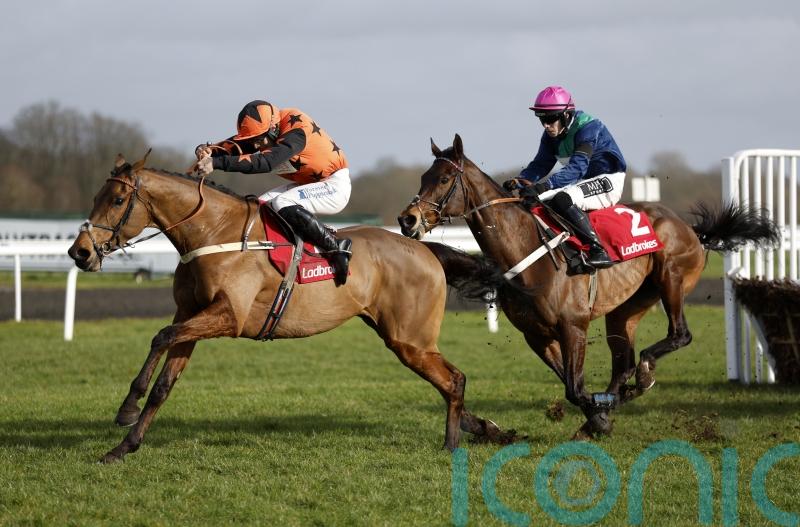 Mambonumberfive calls the tune on fencing debut