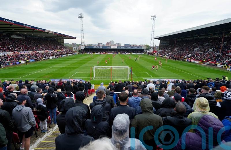 Finley Munroe leaves it late to fire Swindon to victory over Tranmere
