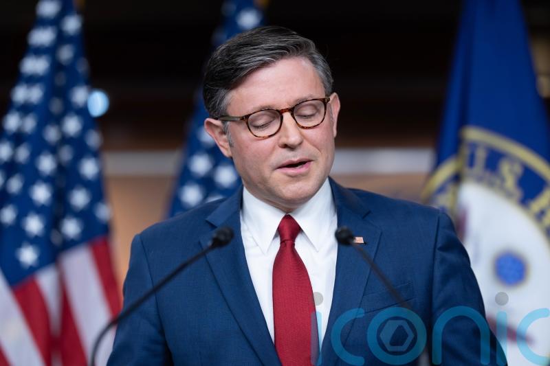 US politicians return to vote to end government shutdown