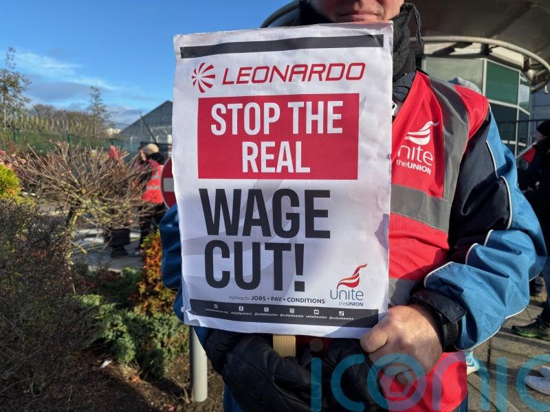 Thousands of Leonardo staff walk out in dispute over pay