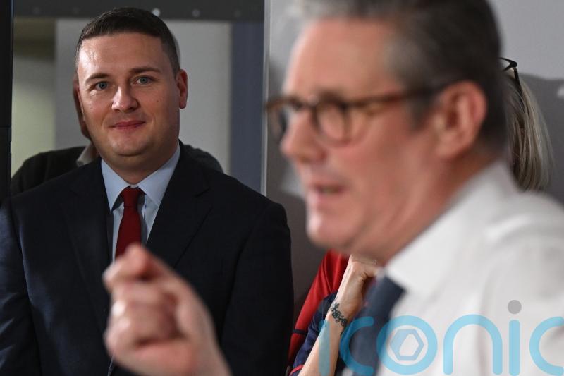 Starmer apologises to Streeting for briefing war and launches probe into source