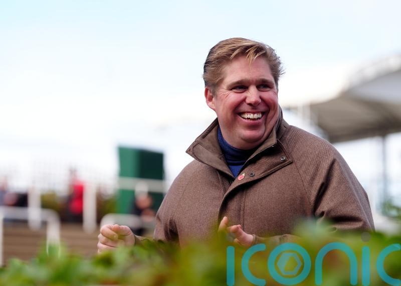 Skelton fires three at Greatwood in bid to keep on top