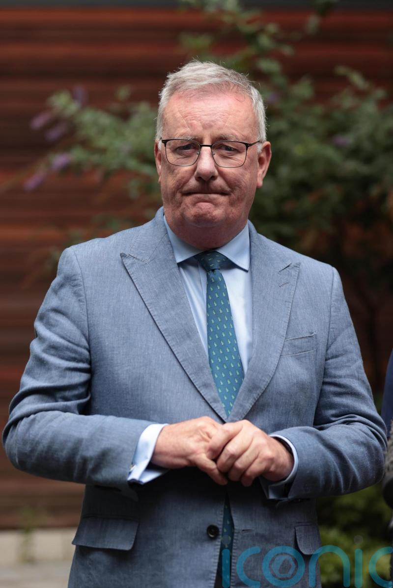 GP vote of no confidence in minister a ‘cry’ for renewed contract talks