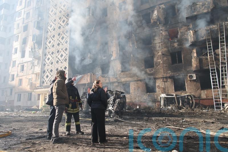 Russian barrage kills 25 in Ukraine as Zelensky holds talks with Turkish leader