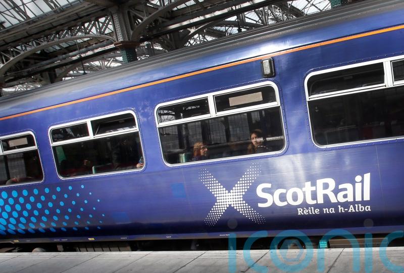 Major disruption to Glasgow Central train services after overhead wire damage