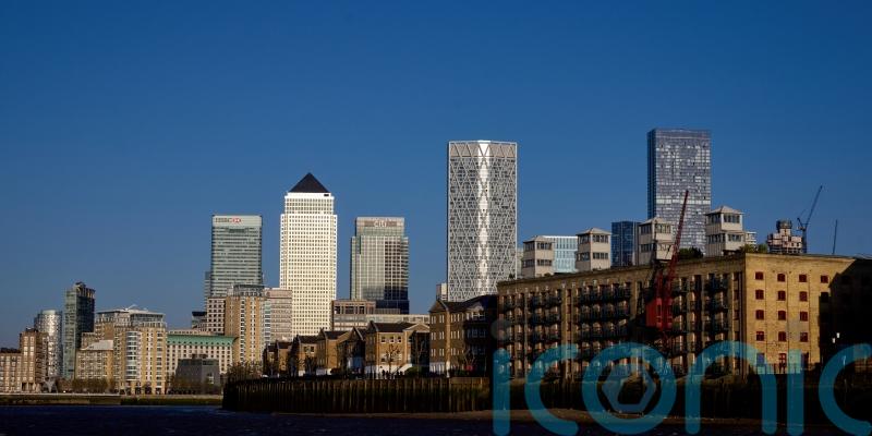 FTSE 100 ends week on a high despite downbeat economic news