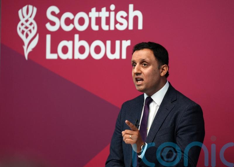 Sarwar outlines Scottish Labour plans for mental health emergency service