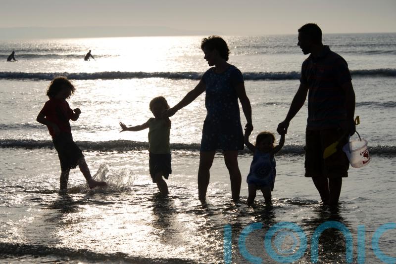 Two-child limit scrapped at cost of £3bn to cut child poverty by 450,000