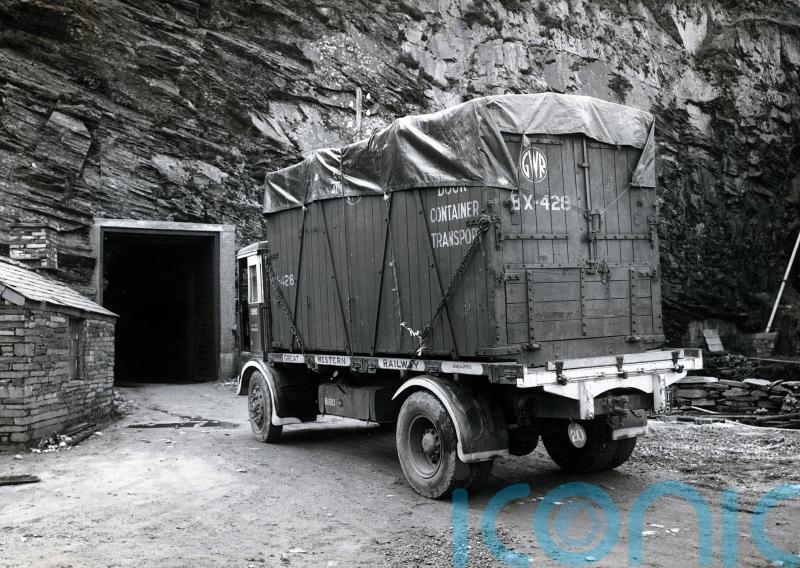 National Gallery tablet celebrates Welsh quarry that housed paintings during war