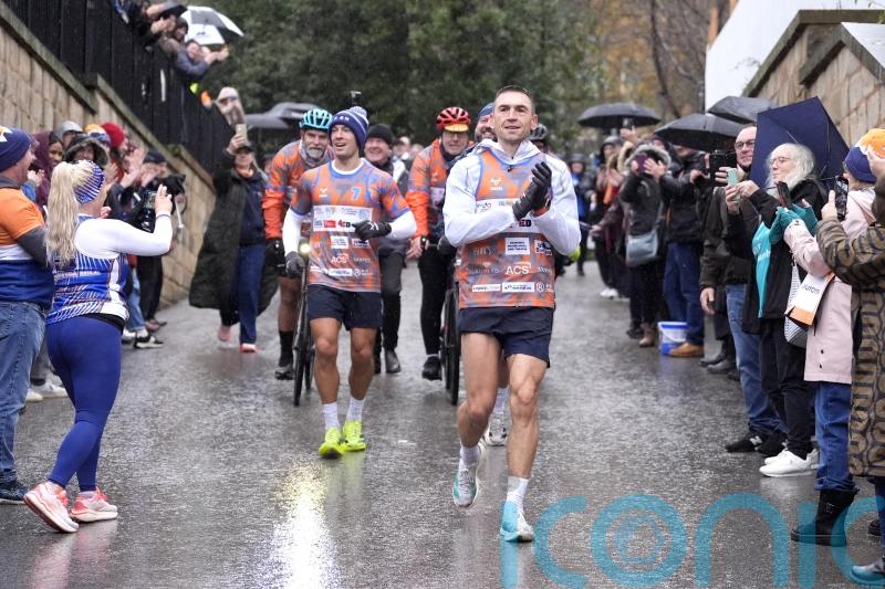 Kevin Sinfield gets Royal approval on latest day of his challenge