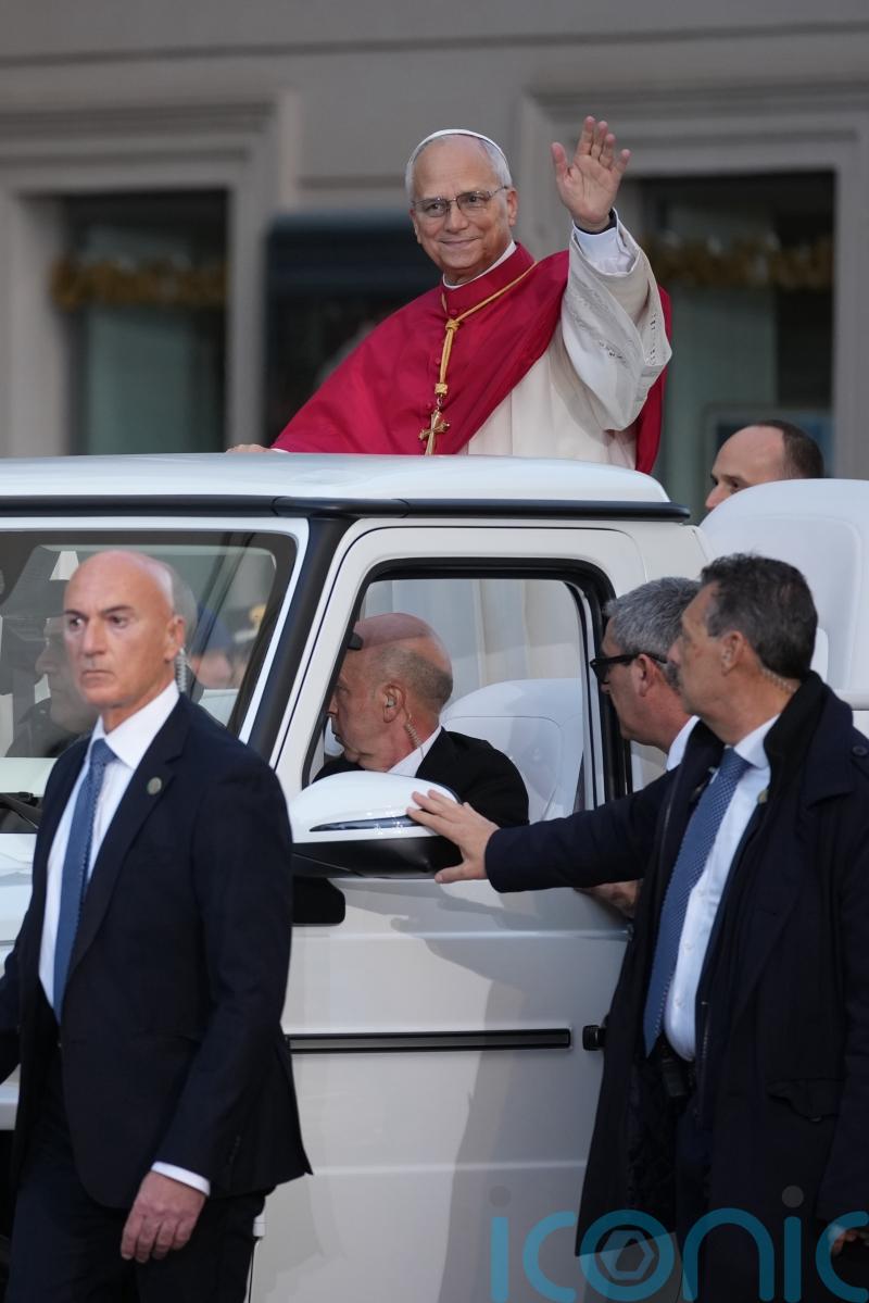 Pope steps into Christmas with prayer for peace at Spanish Steps