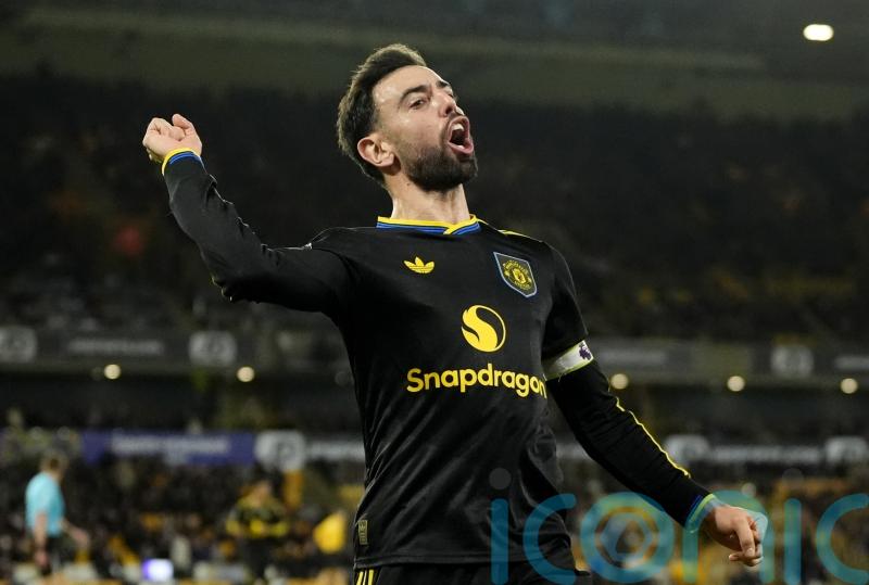 Bruno Fernandes scores twice as Manchester United beat struggling Wolves
