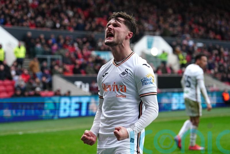 Liam Cullen seals Swansea back-to-back wins with victory over Portsmouth