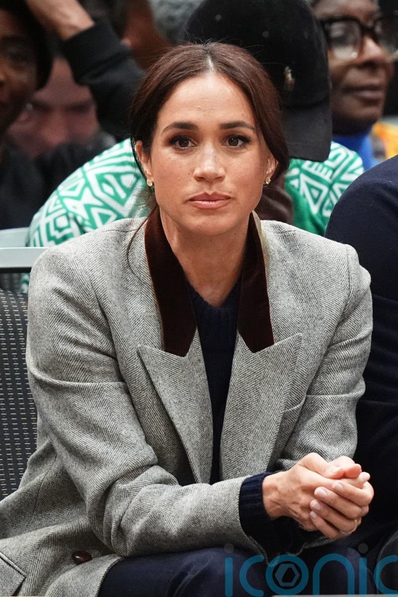 Meghan makes contact with estranged father in hospital