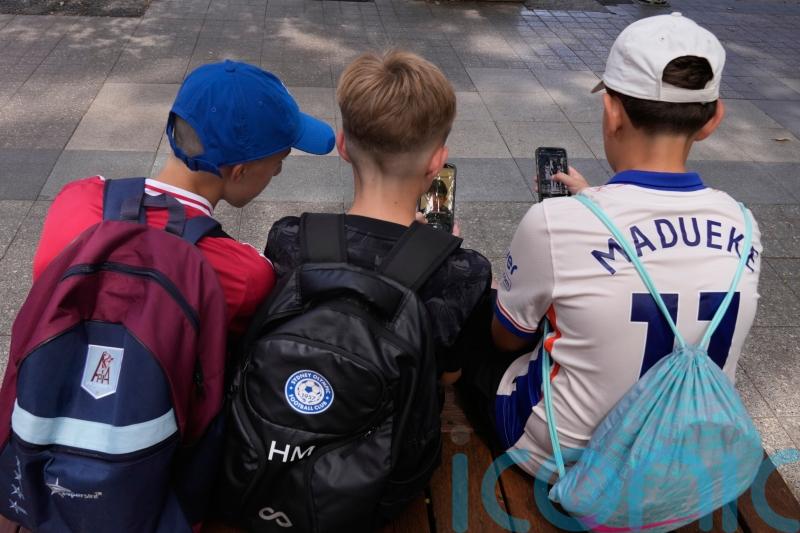 Social media ban for children under 16 begins in Australia