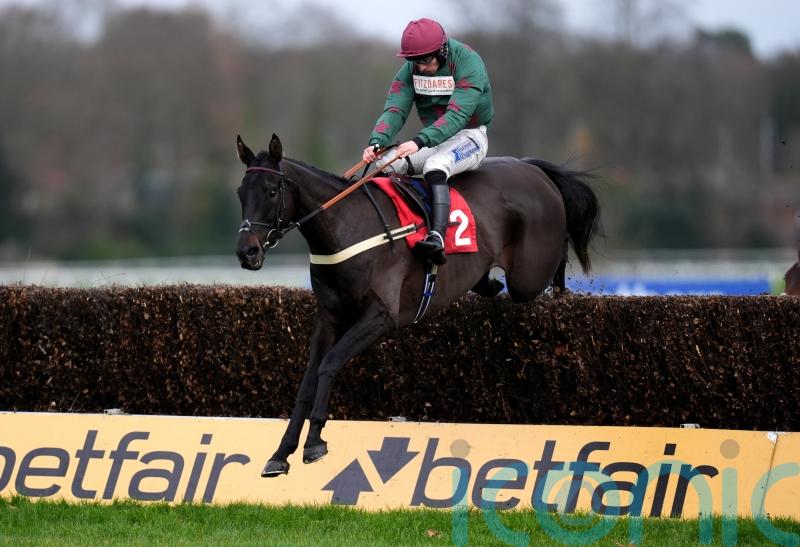 Pauling targets Windsor riches with Handstands