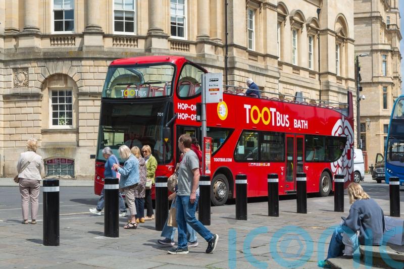 FirstGroup snaps up sightseeing bus operator for £17 million