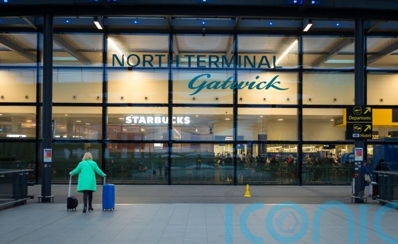 Gatwick blames jump in business rates for raising drop-off fee to £10