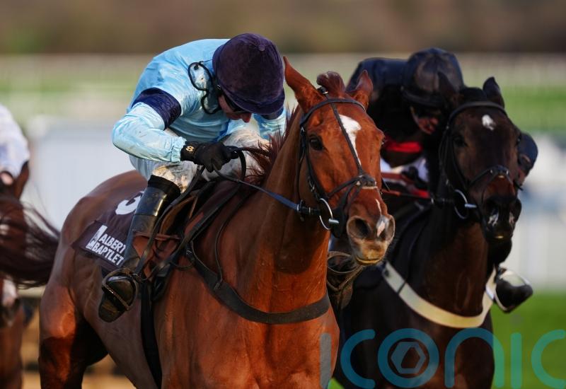 Carlenrig takes narrow Cheltenham verdict for Skelton team