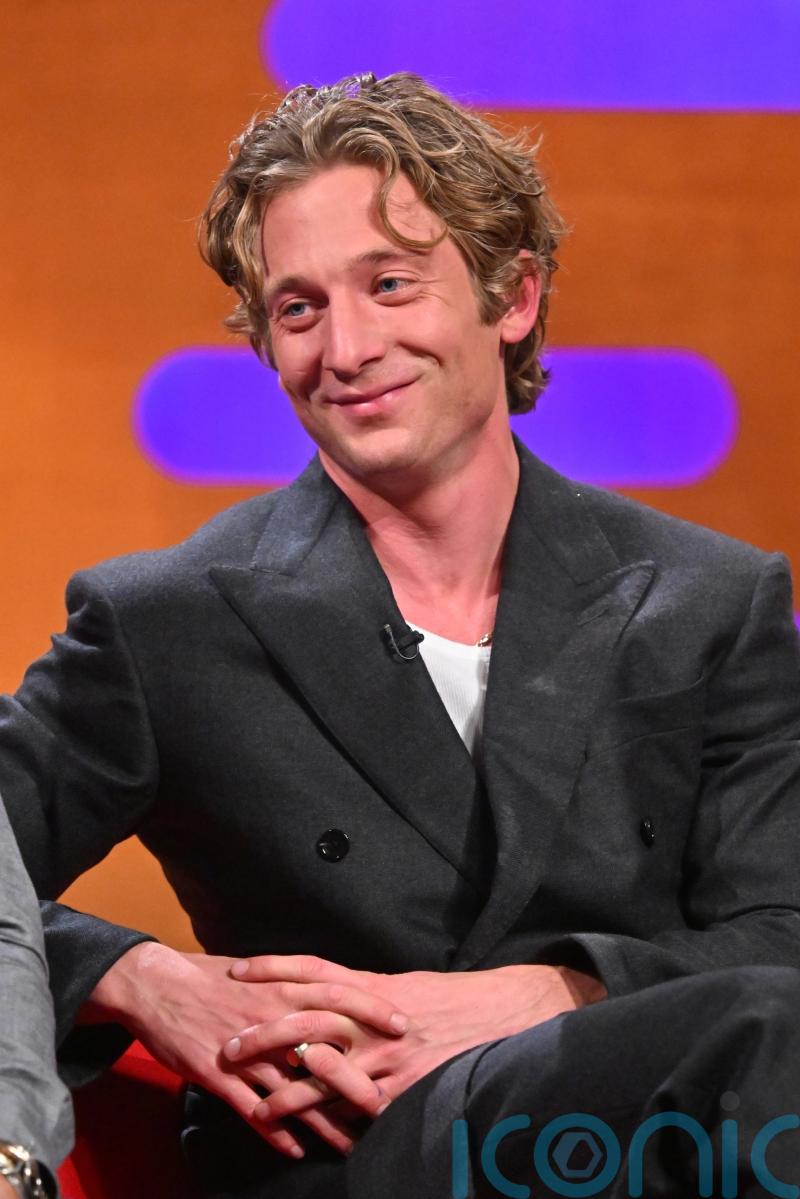 Jeremy Allen White says Bruce Springsteen gave him clothes and guitar for biopic