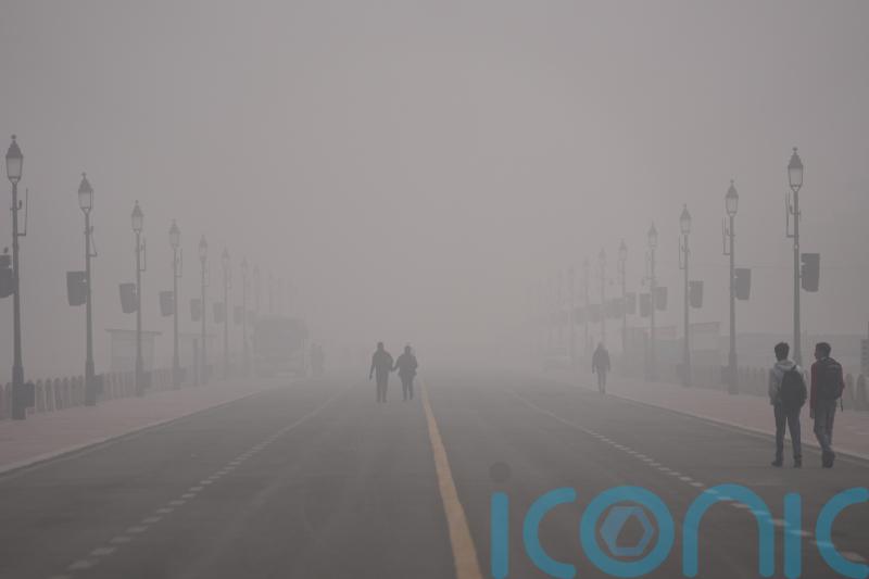 Air quality at hazardous levels as toxic smog blankets New Delhi