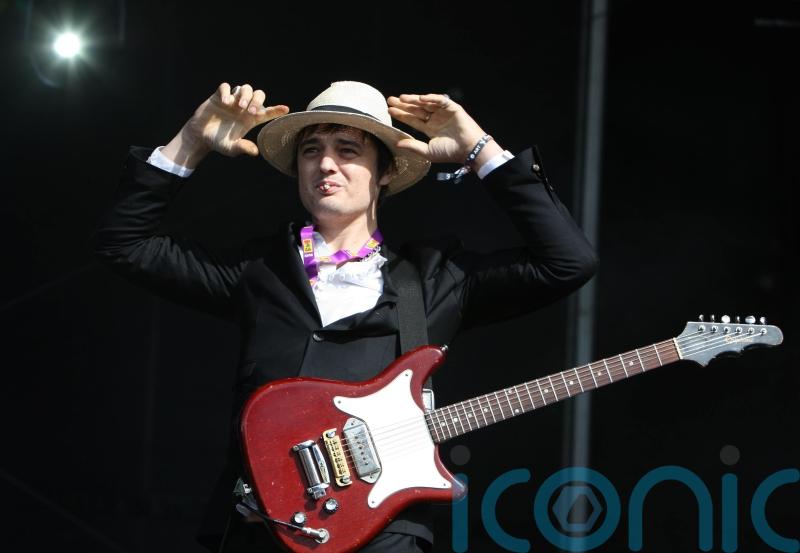 Pete Doherty&rsquo;s Babyshambles joined by Carl Barat and Bill Bailey at London gig