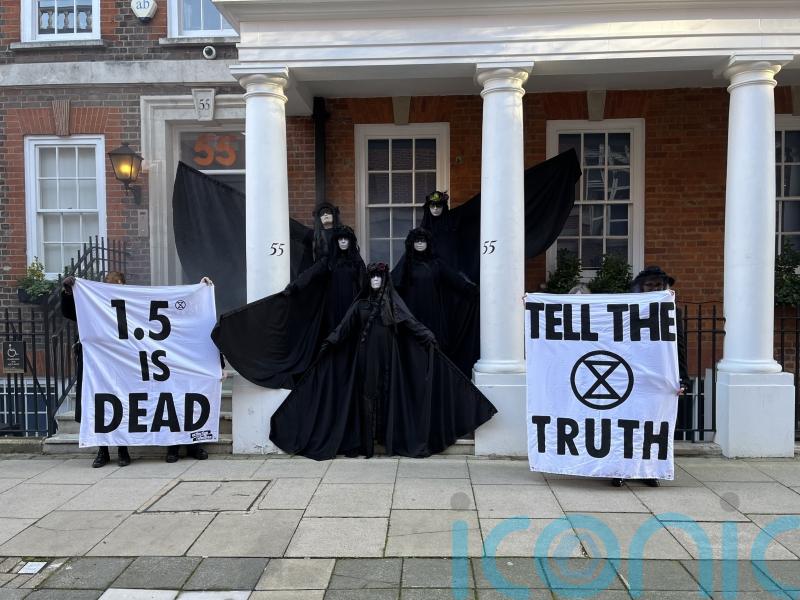 Extinction Rebellion protest criticises inaction over 1.5C climate change target