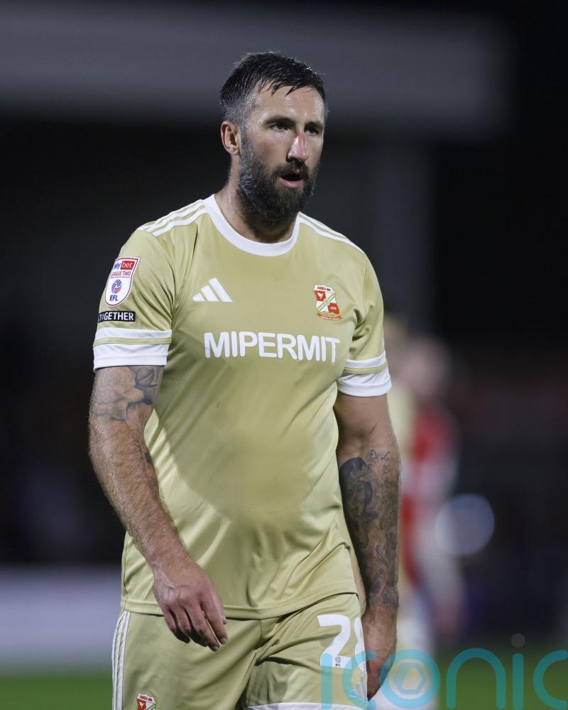 Ollie Palmer&rsquo;s penalty takes Swindon level at the top of League Two