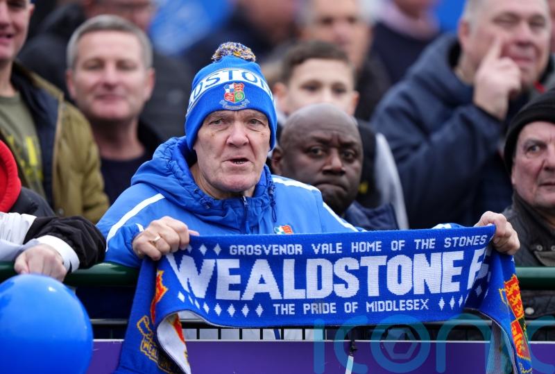 Dom Hutchinson snatches late point for Wealdstone against Halifax