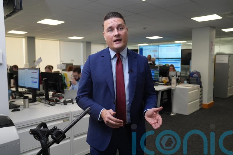 Streeting says he wants to avoid strikes next year as doctors return to work