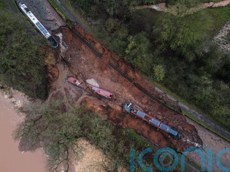 Major incident declared after canal &lsquo;sinkhole&rsquo; leaves boats stranded