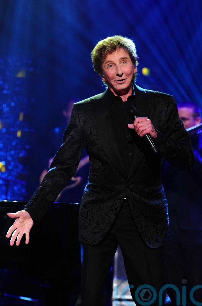 Barry Manilow will have surgery for cancerous spot on lung