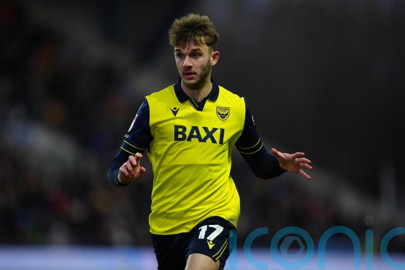 Stan Mills scores dramatic late winner as managerless Oxford beat Southampton