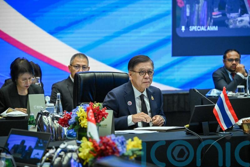 Thai and Cambodian top diplomats meet in China to solidify ceasefire