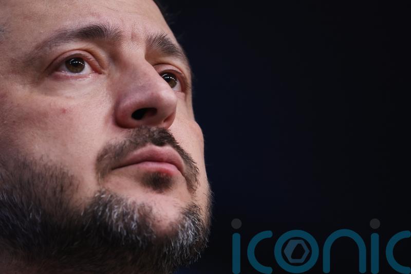 Zelensky arrives in Florida for Trump talks in bid to secure Ukraine peace deal