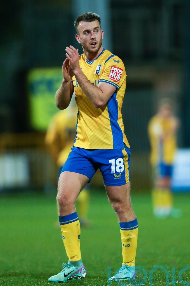 Mansfield&rsquo;s Rhys Oates scores winner against Bolton on return from suspension