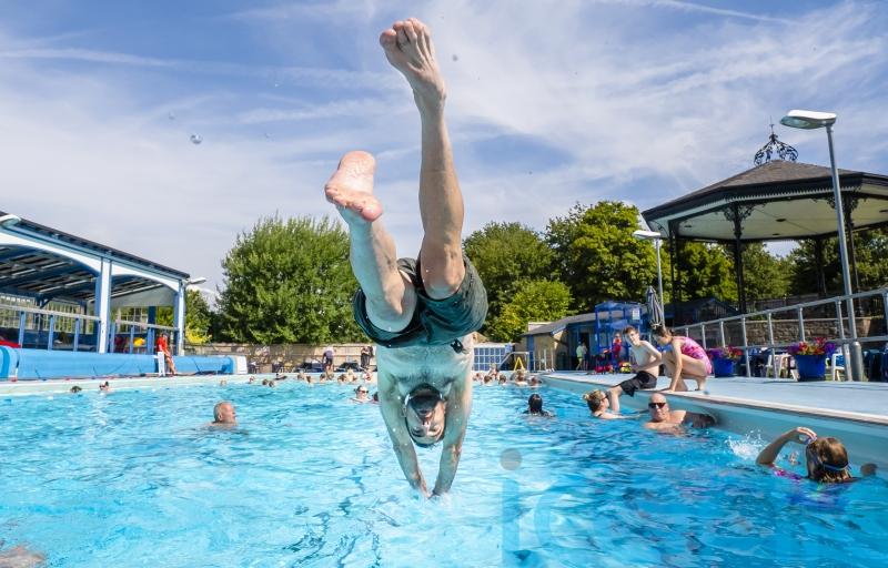 In Pictures: Records tumble and reindeer stop traffic in 2025 weather highlights