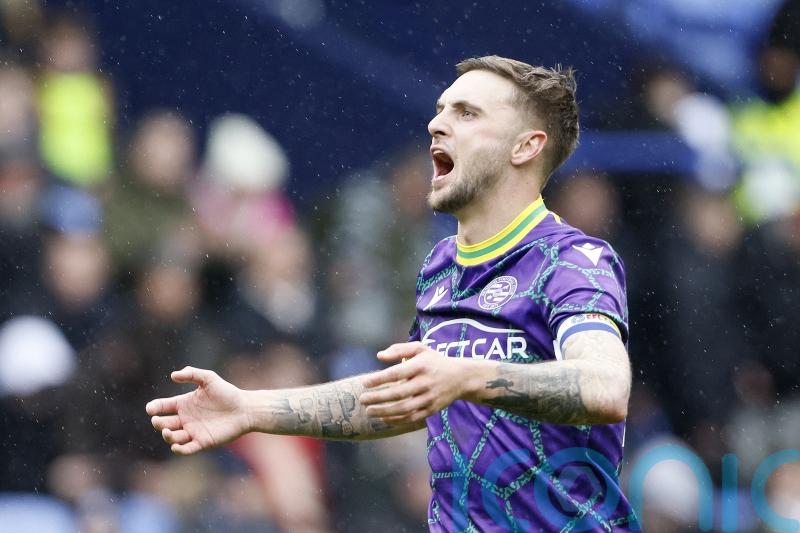 Late Lewis Wing winner sees Reading past Stockport