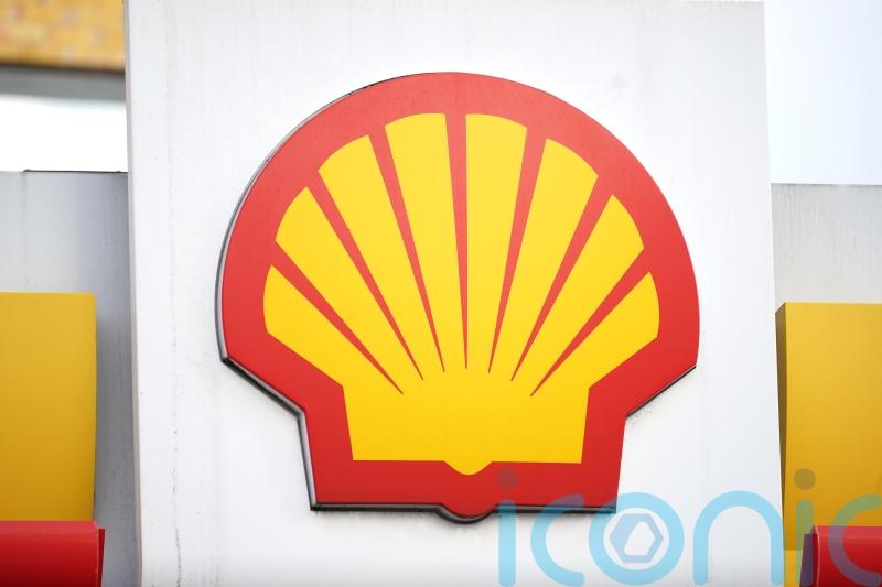 Shell drops after decline in energy trading division