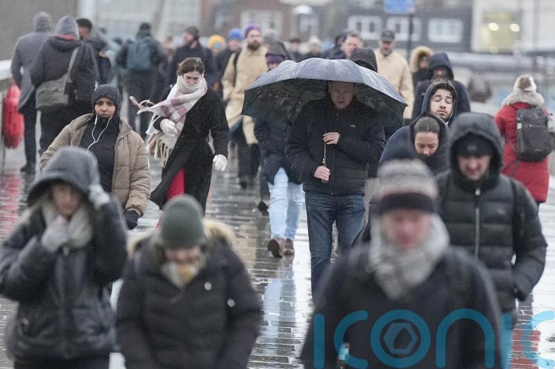 UK economy set to have returned to growth despite budget caution