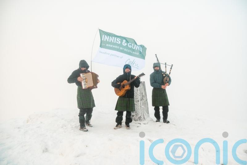 Record-breaking brothers who rowed from Peru to Australia perform gig atop munro