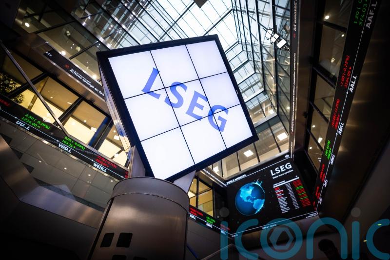 Miners drive FTSE 100 up despite Fed probe worry