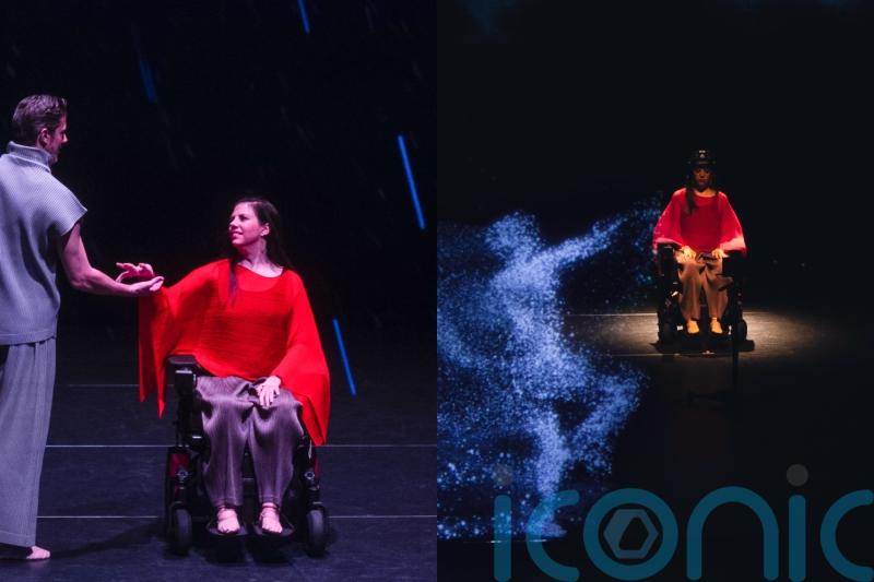 Paralysed ex-professional dancer reclaims stage thanks to technology translating her brainwaves into dance moves