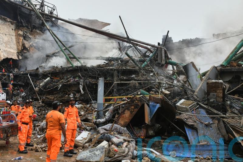 Karachi shopping plaza fire death toll rises to 11 with dozens more missing