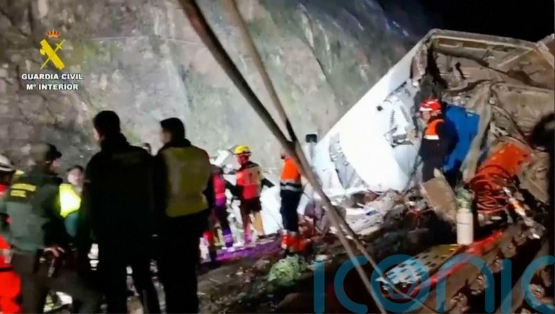 Spanish train collision kills at least 39