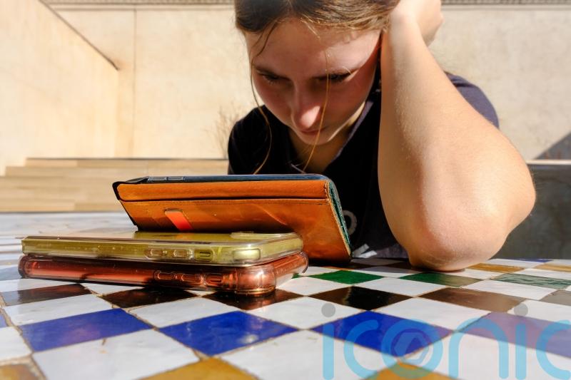 Government to hold consultation on Australian-style under-16s social media ban